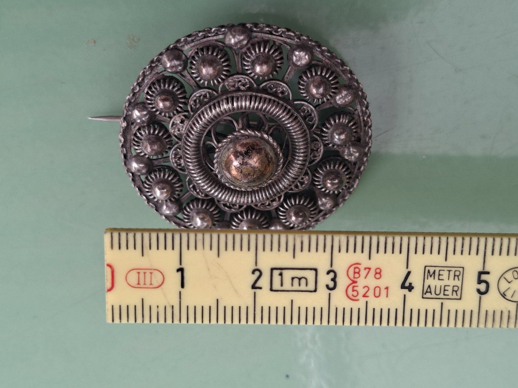 Broschen & Nadeln: Runde Filigran Brosche silber antik gebraucht – Gebraucht aus Schaffhausen von meteor7 4