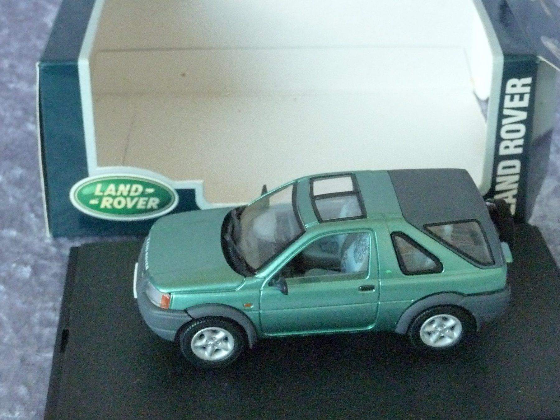 Land Rover Modellini d'auto: Land Rover Freelander 1998 1:43 – Nuovo e nell'imballaggio originale da Dürrenäsch venduto da modellautos4you