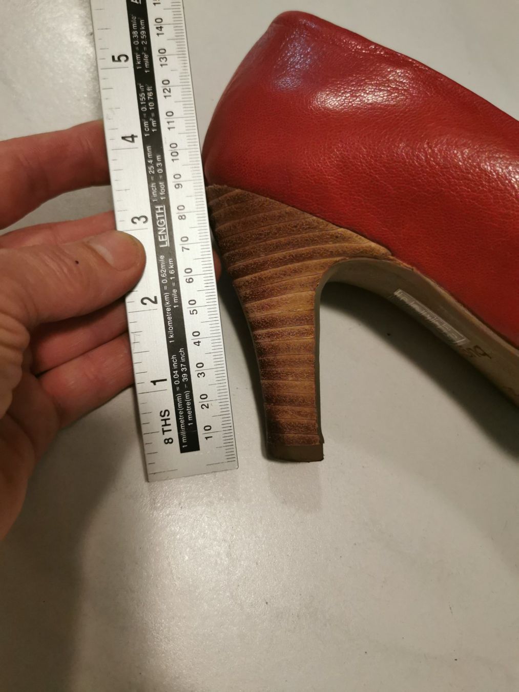 Bugatti Scarpe da donna: Rote Bugatti Lederschuhe Gr. 38 Absatzschuhe – Usato da Oberglatt ZH venduto da JulFul 4
