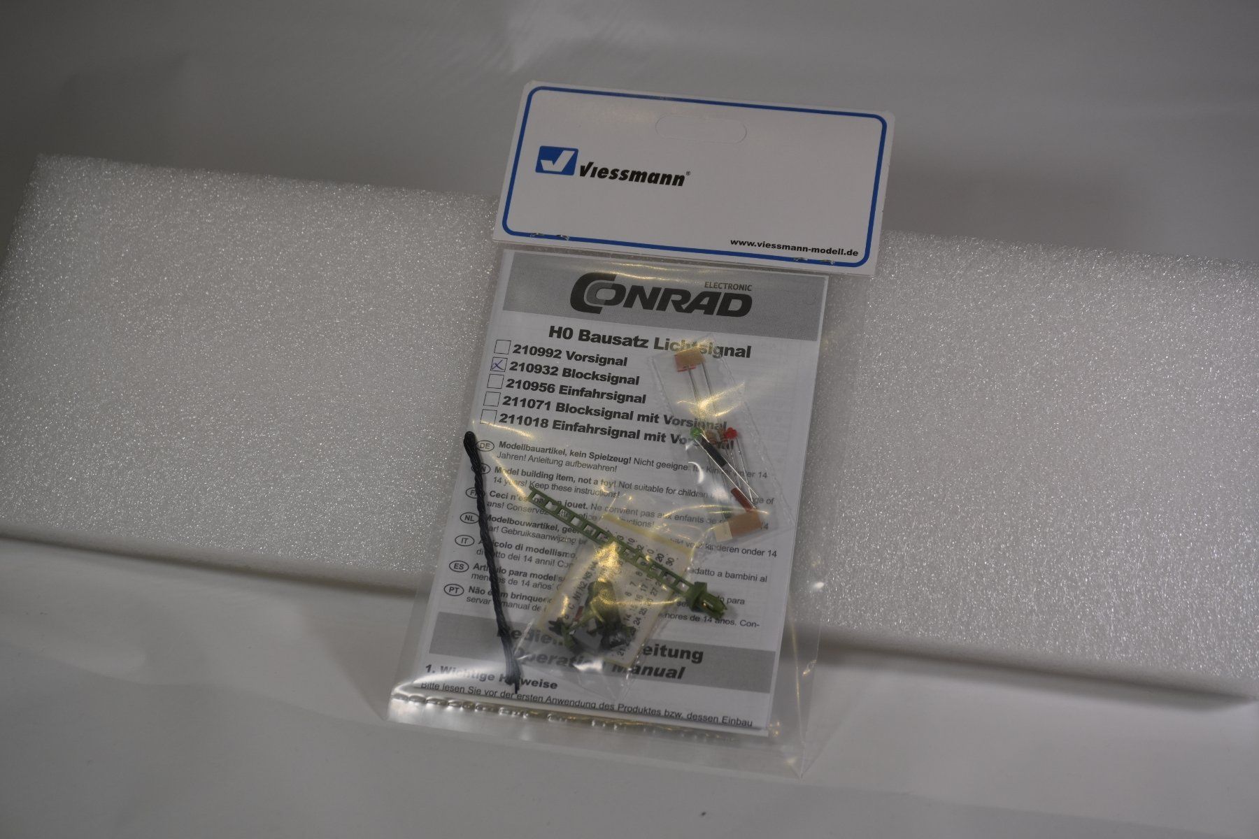 Viessmann Modelleisenbahnen: Viessmann H0 Bausatz - Blocksignal DB – Neu und originalverpackt aus Zuzwil SG von TheMightyJones 1