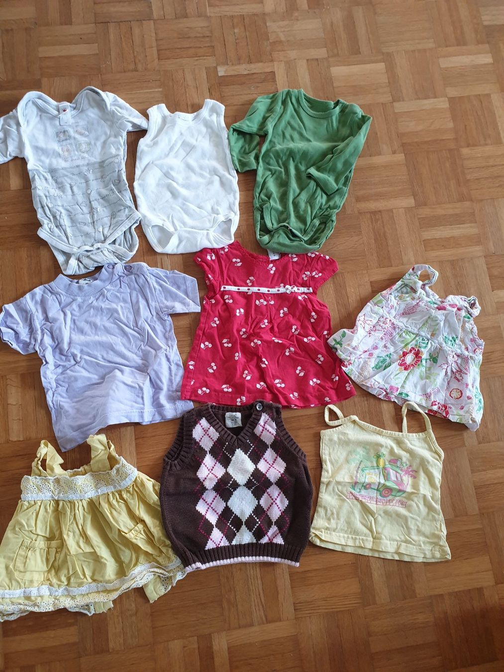 Lotti & Set di vestiti: Kleiderpaket Mädchen Grösse 74 / 35 Teile – Usato da Fulenbach venduto da Frestyle 2