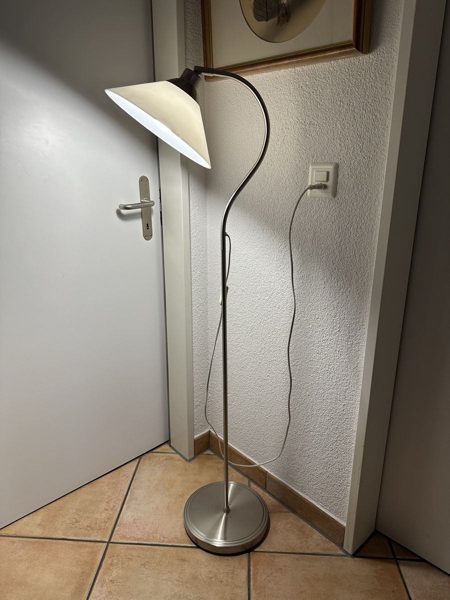 Lampade: Schöne Stehlampe - Top Zustand! – Usato da Wallisellen venduto da funnydance