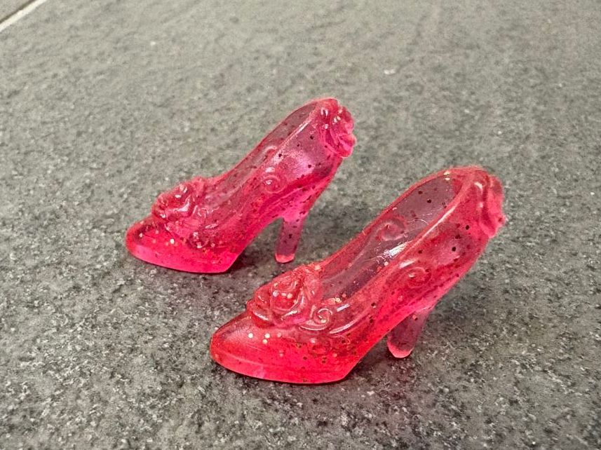 Bambole: Barbie Schuhe rot mit Glitzer – Usato da Horgen venduto da Spikystar13