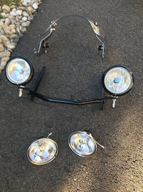 Coppia Visiere Metalliche Cromate Per Fari Ausiliari Moto Custom E Harley Davidson, Diametro Vetro 10 Cm