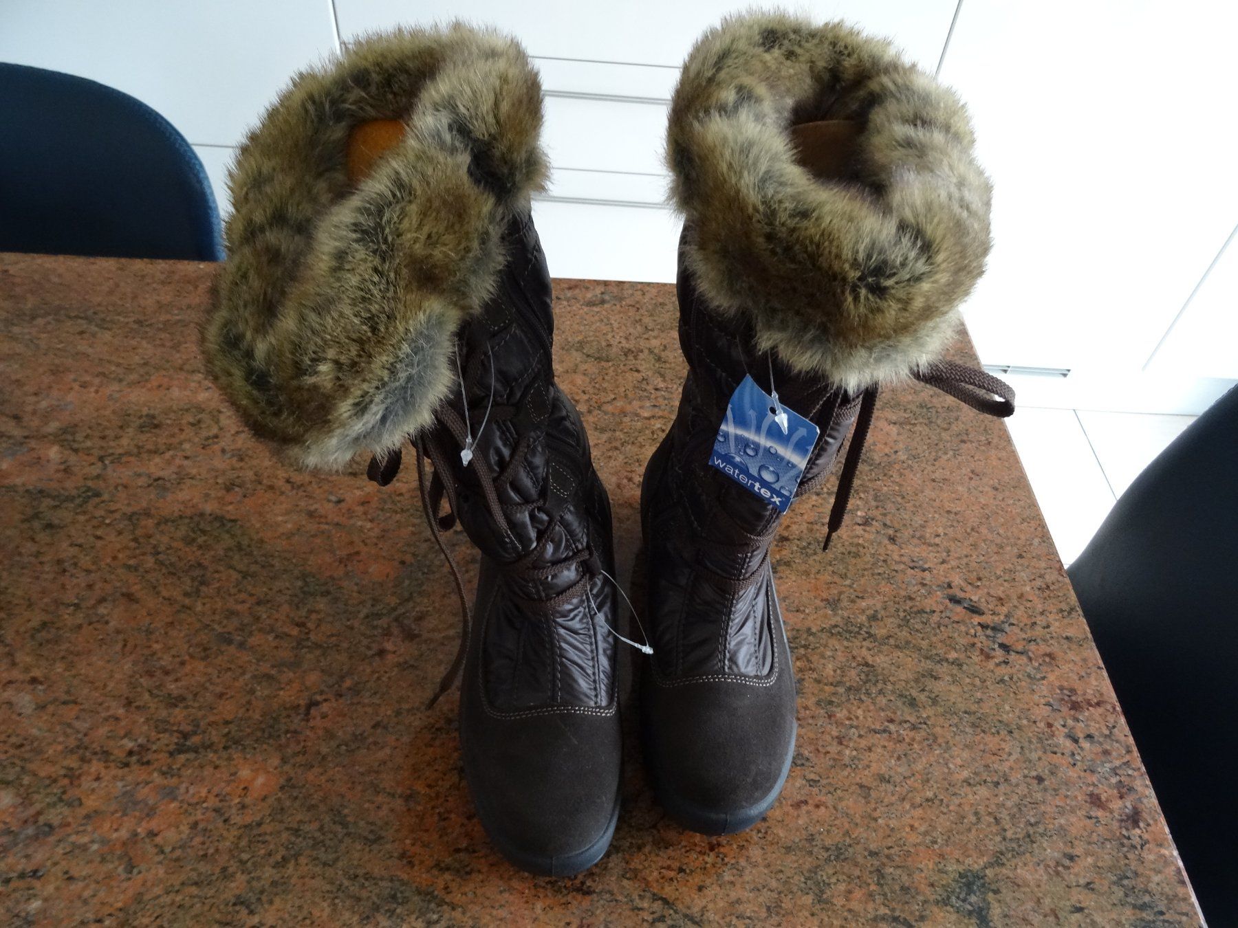 Scarpe da donna: Chaussure pour dame – Nuovo (secondo la descrizione) da Chamoson venduto da Mauritius1