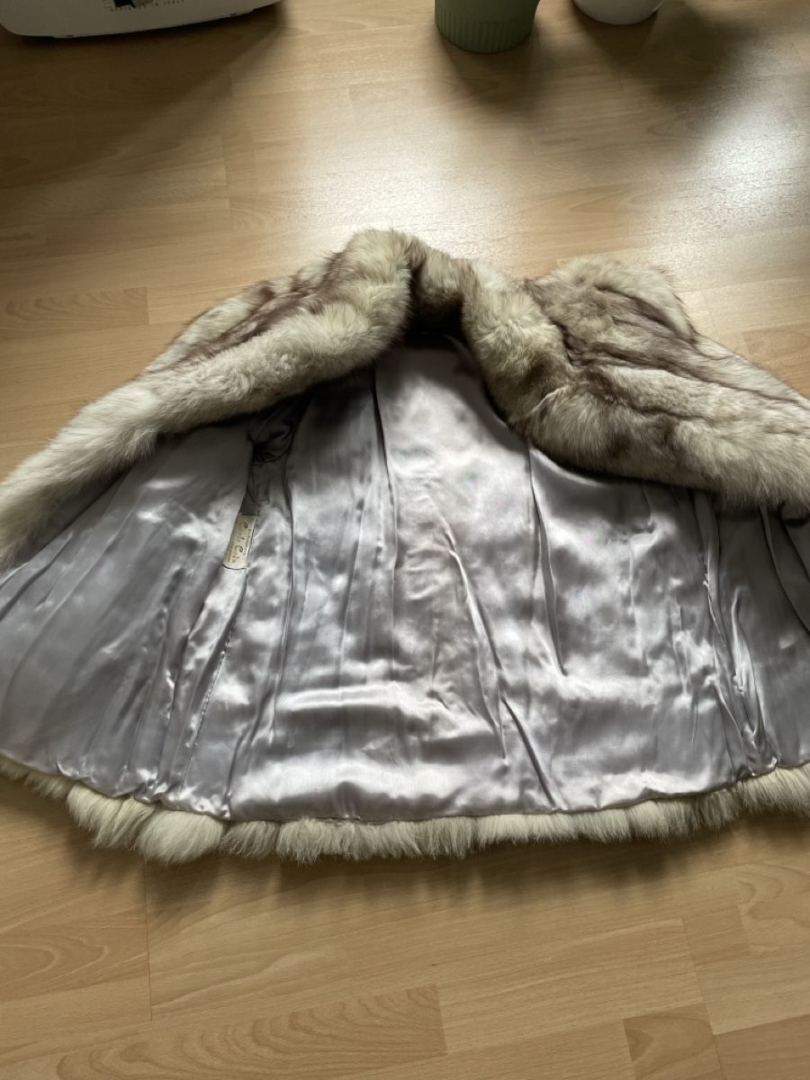 Cappotti: Cappotto di pelliccia usata  donna – Usato da Bellinzona venduto da remarema 4