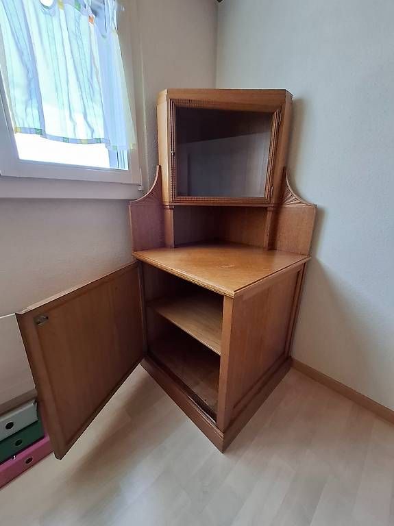 Armadi: Eckschrank massiv – Usato da Gossau SG venduto da rut_h99p 1