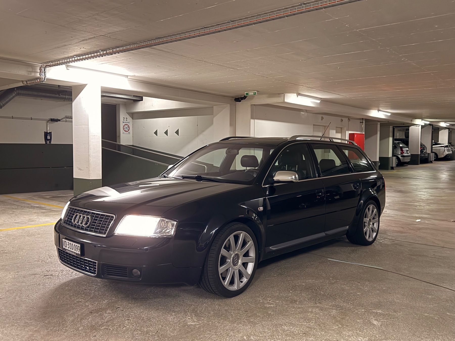 Audi Automobili: Audi S6 C5 Avant 2003 – Usato da Lausanne venduto da r_1_9lcx 1
