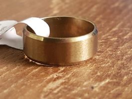 Ring schlicht goldfarben Edelstahl, mattiert, abger. 17=53,5