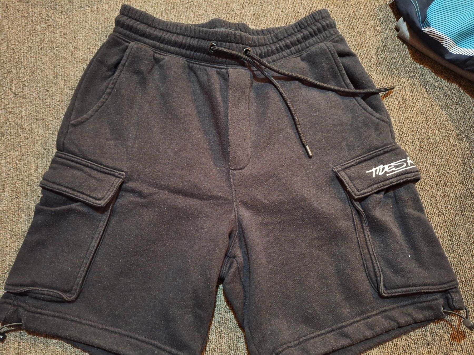 C&A T-Shirts: 4 T-Shirt und Shorts Gr S – Gebraucht aus Wegenstetten von mcfly321 2