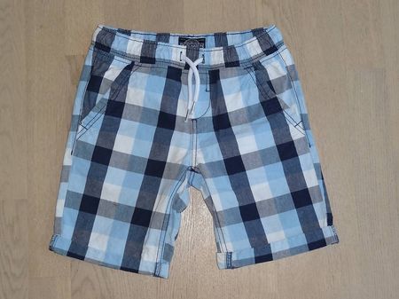 Kurze Hose Short Gr 140 oder 146 Zwillinge