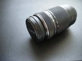 Olympus M.Zuiko Digital ED 75-300mm II Objektiv - neuwertig