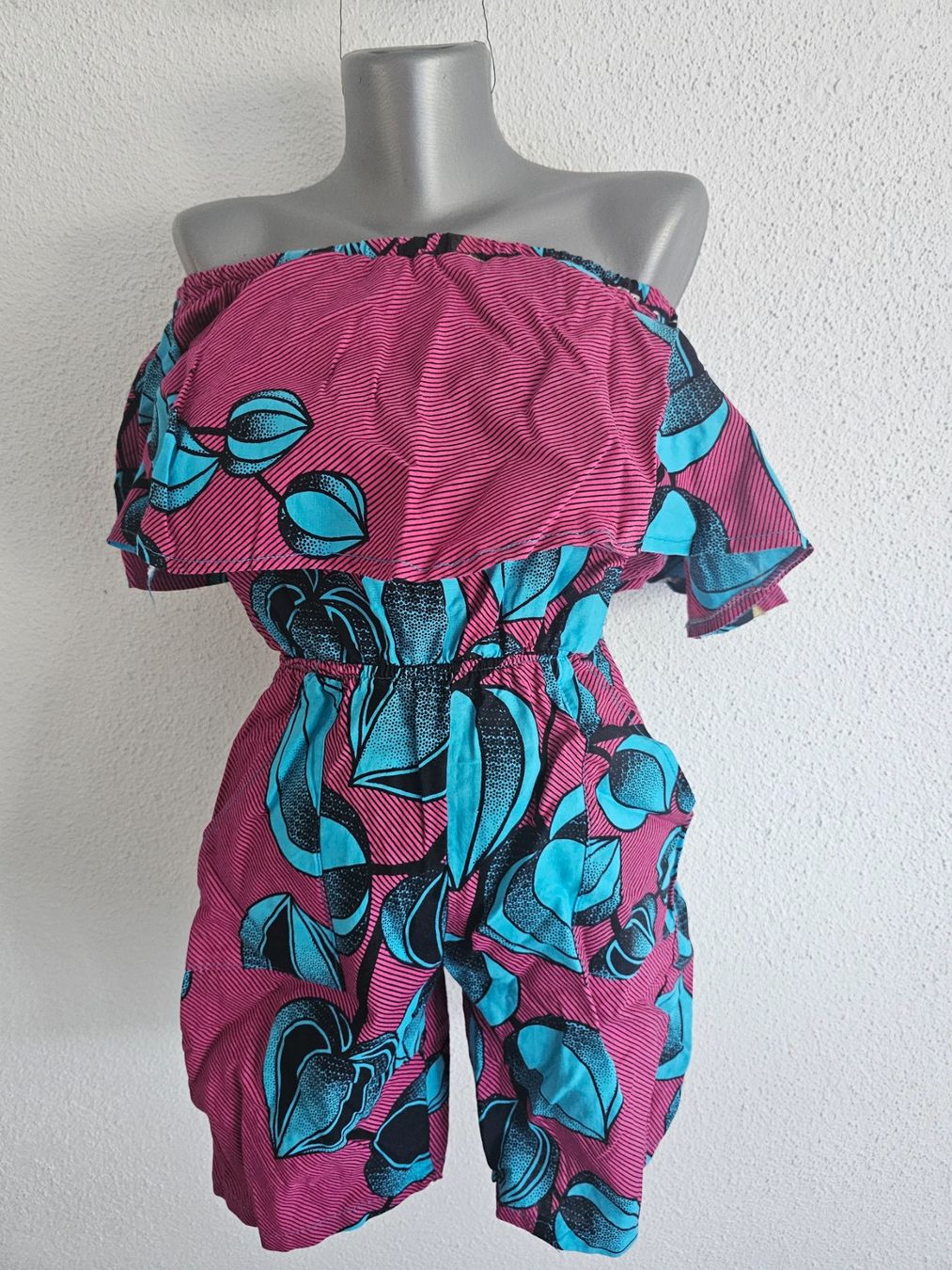 Tute: Jumpsuit Floral.  Grösse XS – Usato da Kriessern venduto da Bugggyyy