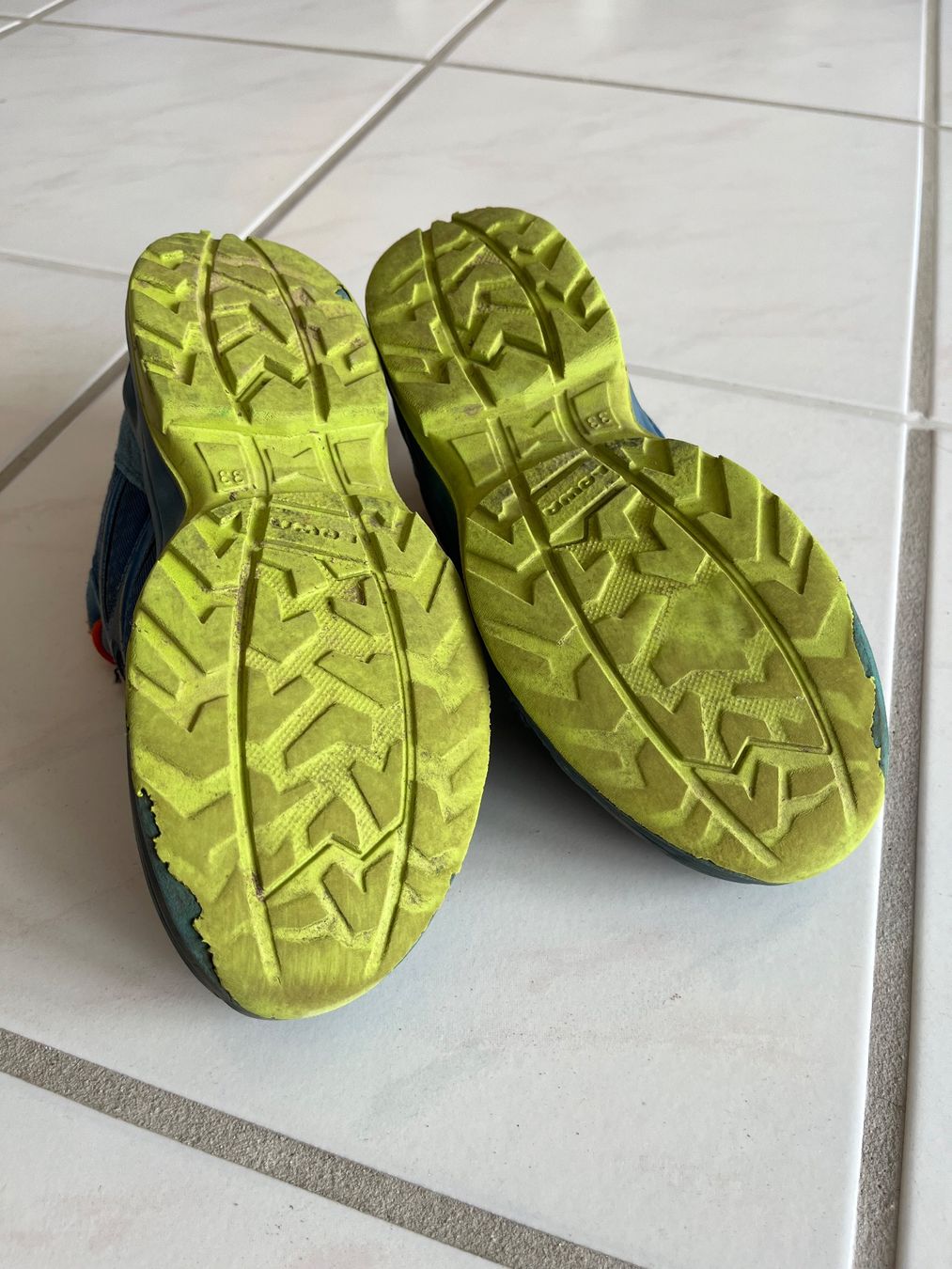 Lowa Schuhe für Jungen: Trekkingschuhe Lowa, Grösse 33 – Gebraucht aus Konolfingen von takkie 3