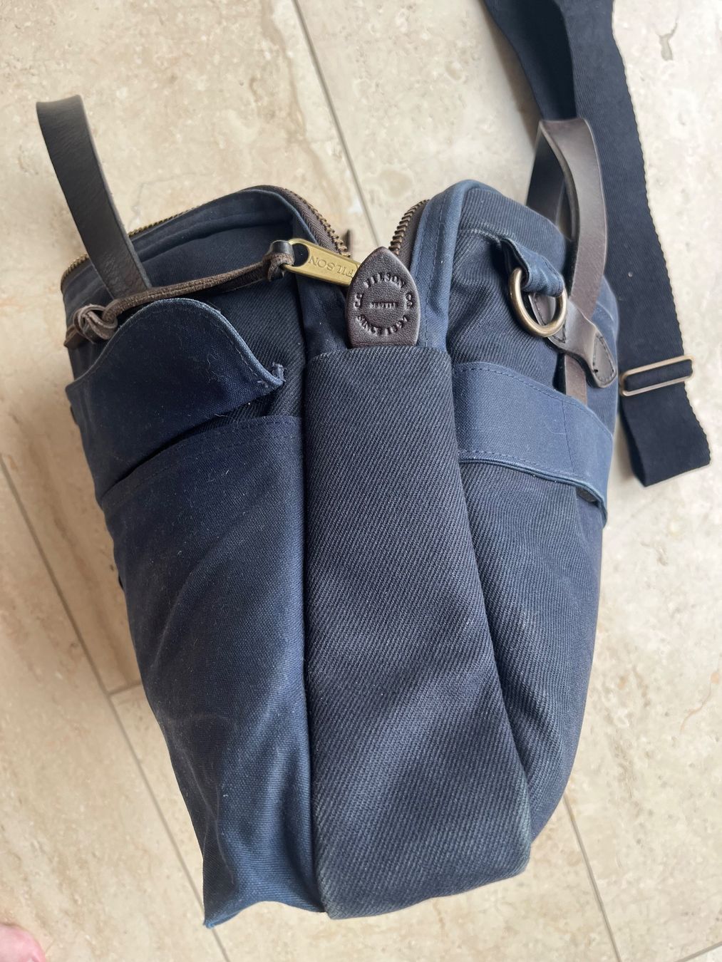Valigie & Borse: Filson Tablet Briefcase Navy Made in USA – Usato da Wangen b. Olten venduto da ricochet56 2
