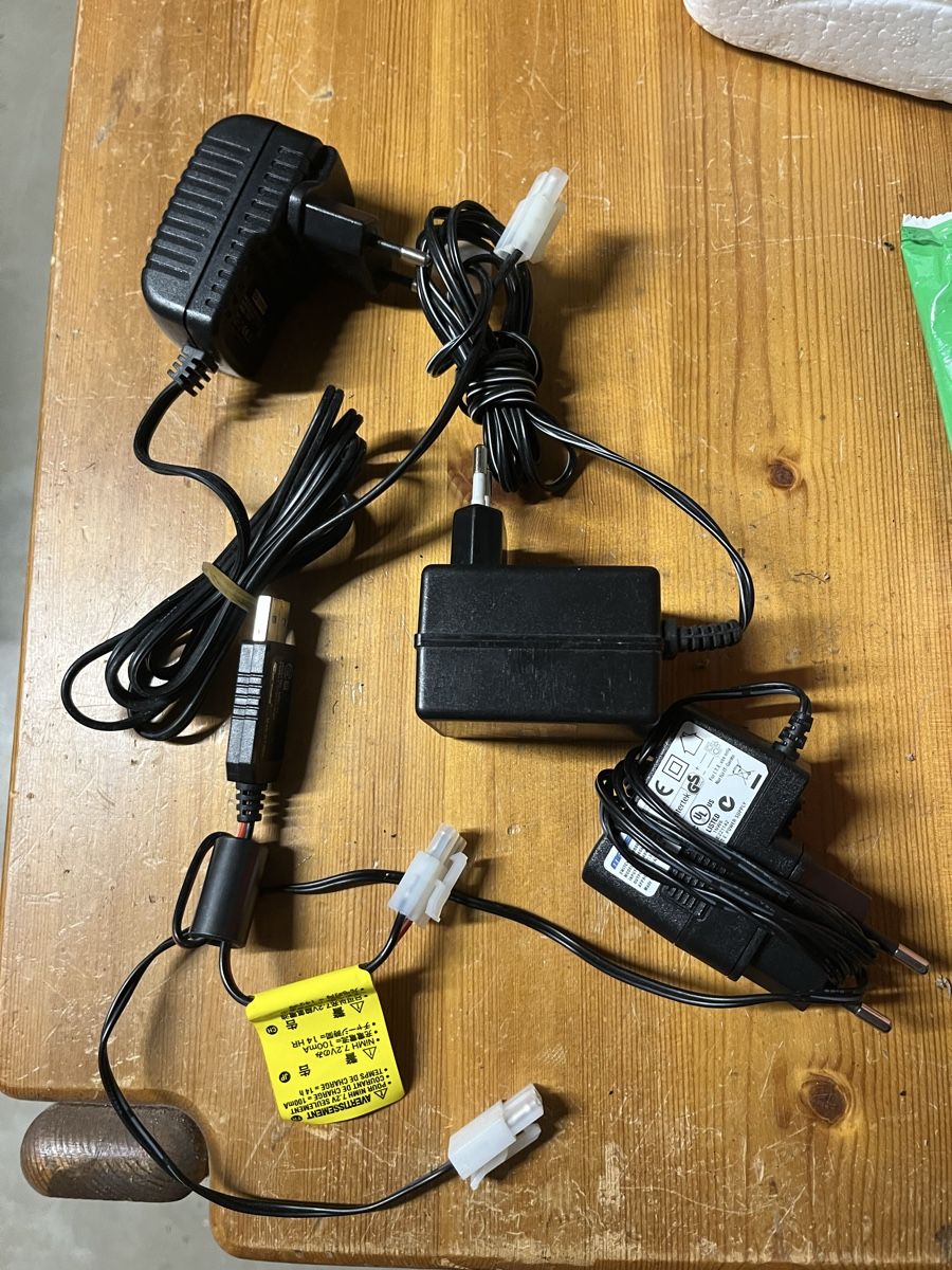 Nimh Batterie, Caricabatterie & Alimentatori: Lot batteries nimh  – Usato da Chêne-Bourg venduto da Jojolapin 2