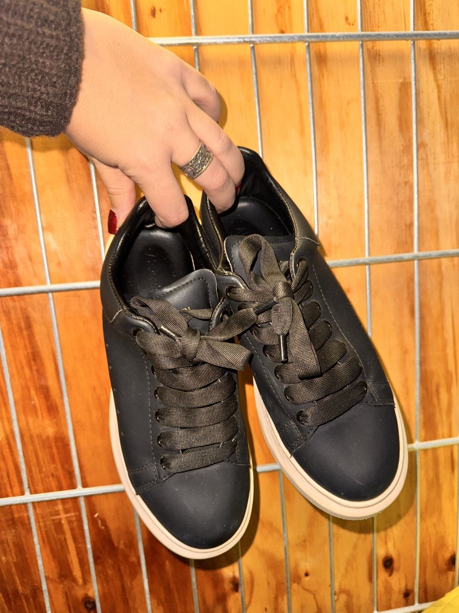 Alexander Mcqueen Scarpe da uomo: Schwarze Sneaker von Alexander McQueen, Grösse 38 – Usato da Winterthur venduto da axxgkc_123 1