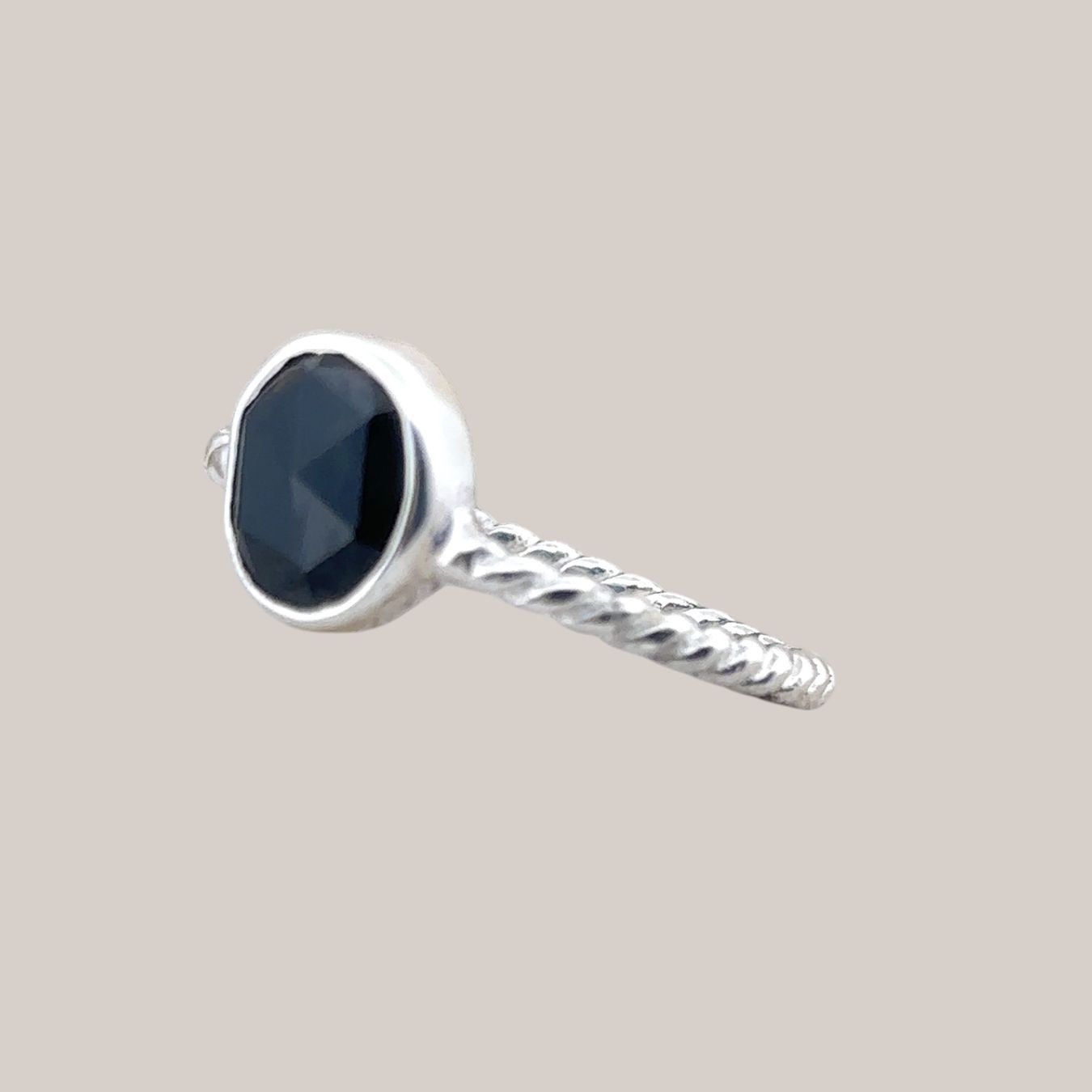 Olga Ribler Anelli: Silberring mit Onyx Stein, Grösse 58 – Nuovo (secondo la descrizione) da Luzern venduto da MonikaS03 4