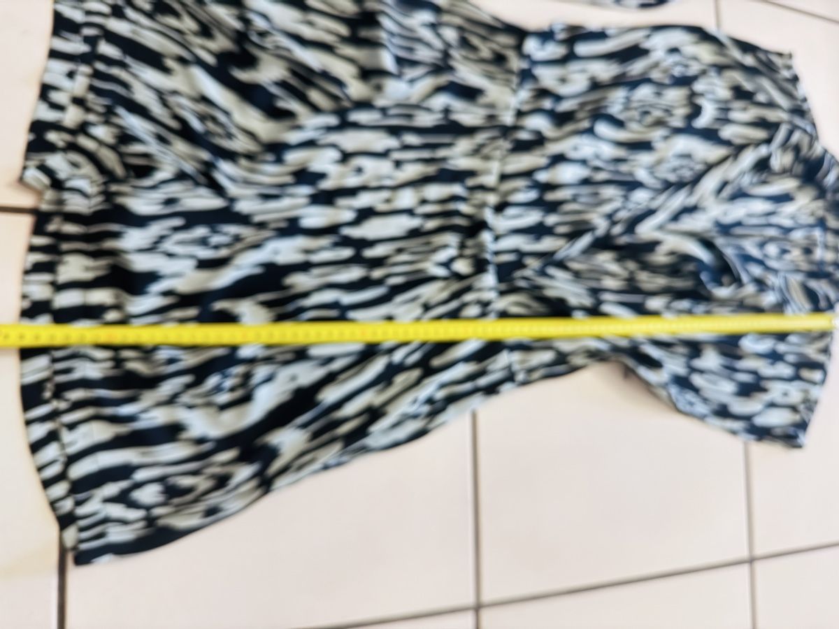 Mango Tute: Combishort Mango imprimé noir et blanc taille M – Nuovo (secondo la descrizione) da Avry-sur-Matran venduto da Anarda 2