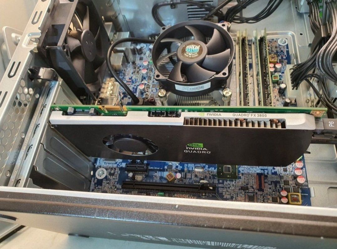 Hewlett Packard PCs: Workstation HP Z230 Nvidia Quadro FX3800 / Intel Xeon CPU / – Gebraucht aus Schaffhausen von P3ntiumii 1