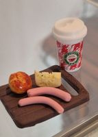 Würstchen, Brötchen, Käse, Kaffee für Puppenhaus/Puppenstube