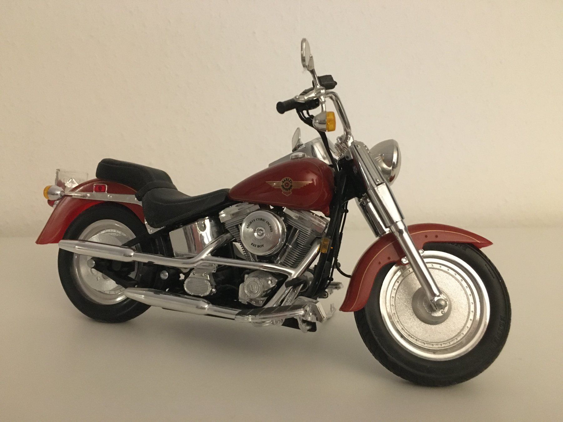 Maisto Modellbausätze & Standmodelle: Harley Davidson (Fat Boy) 1:10 – Gebraucht aus Glattfelden von  1