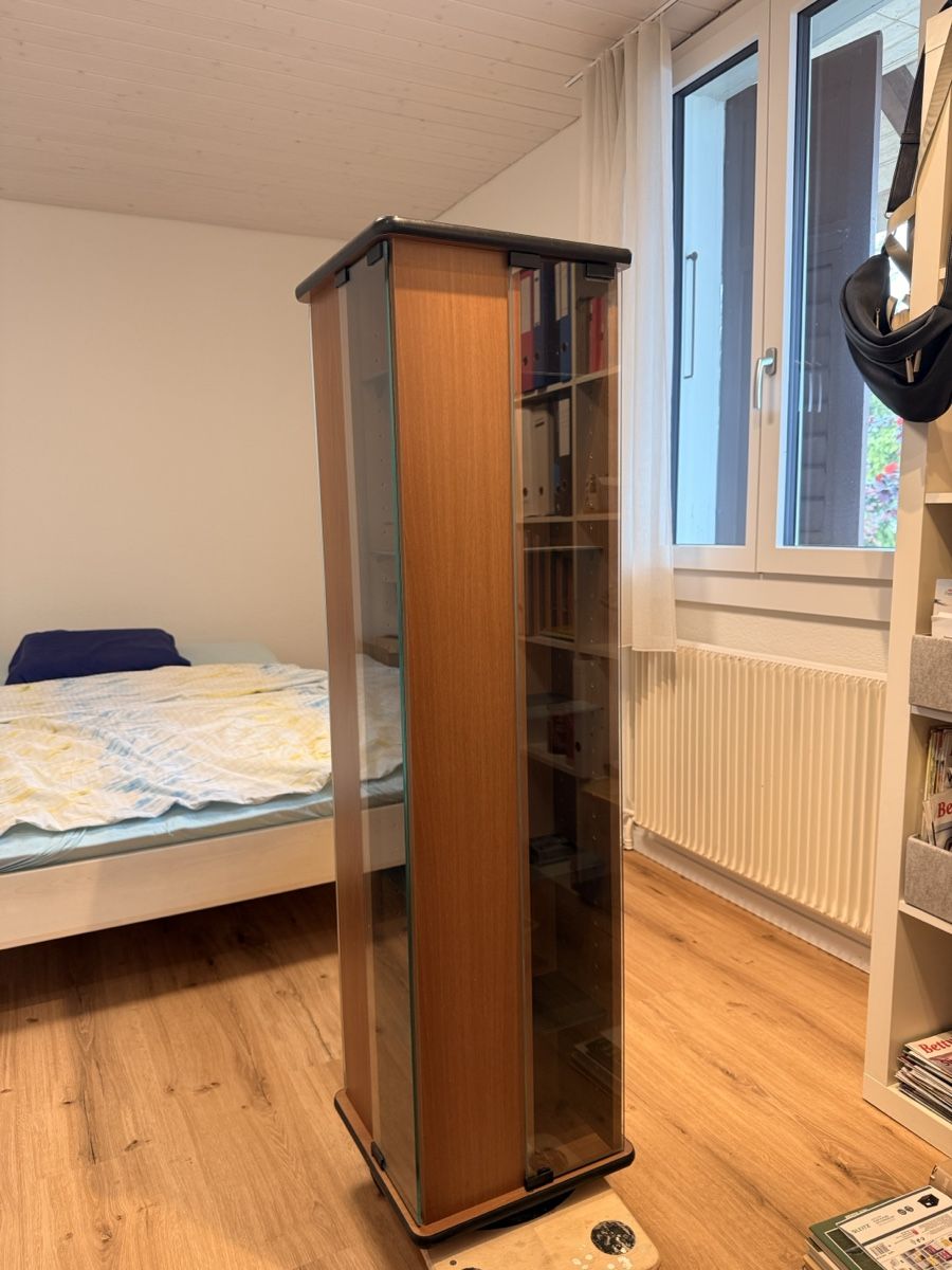 Vetrine: Schöne Holz-Glasvitrine - Top Zustand! – Usato da Herzogenbuchsee venduto da lkropf