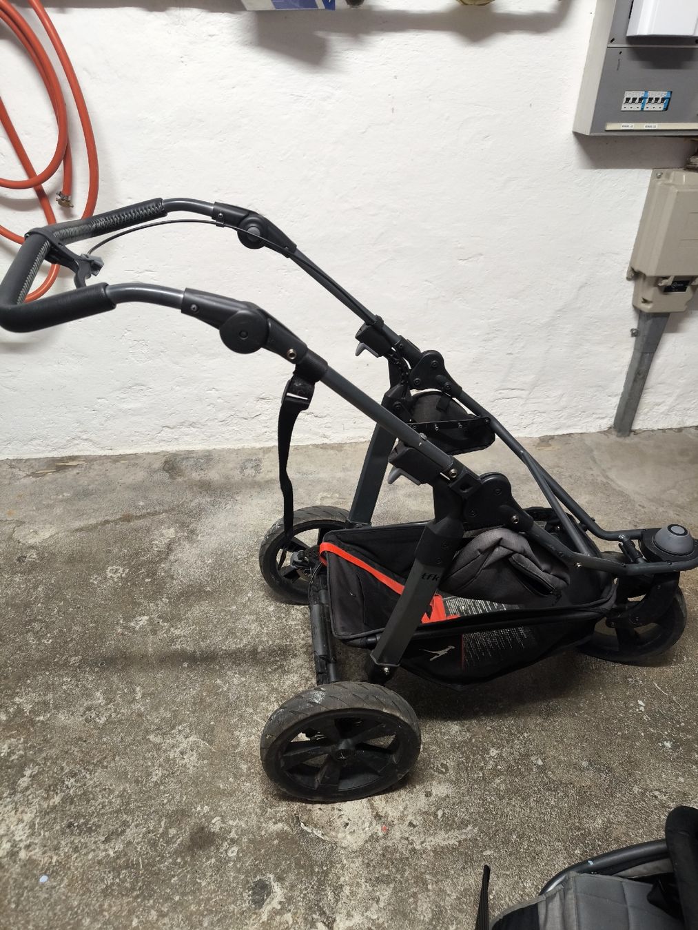 TFK Poussette: Kinderwagen TFK mit integrierter Babyschale  – D'occasion à Bern par Ramonabelen 2