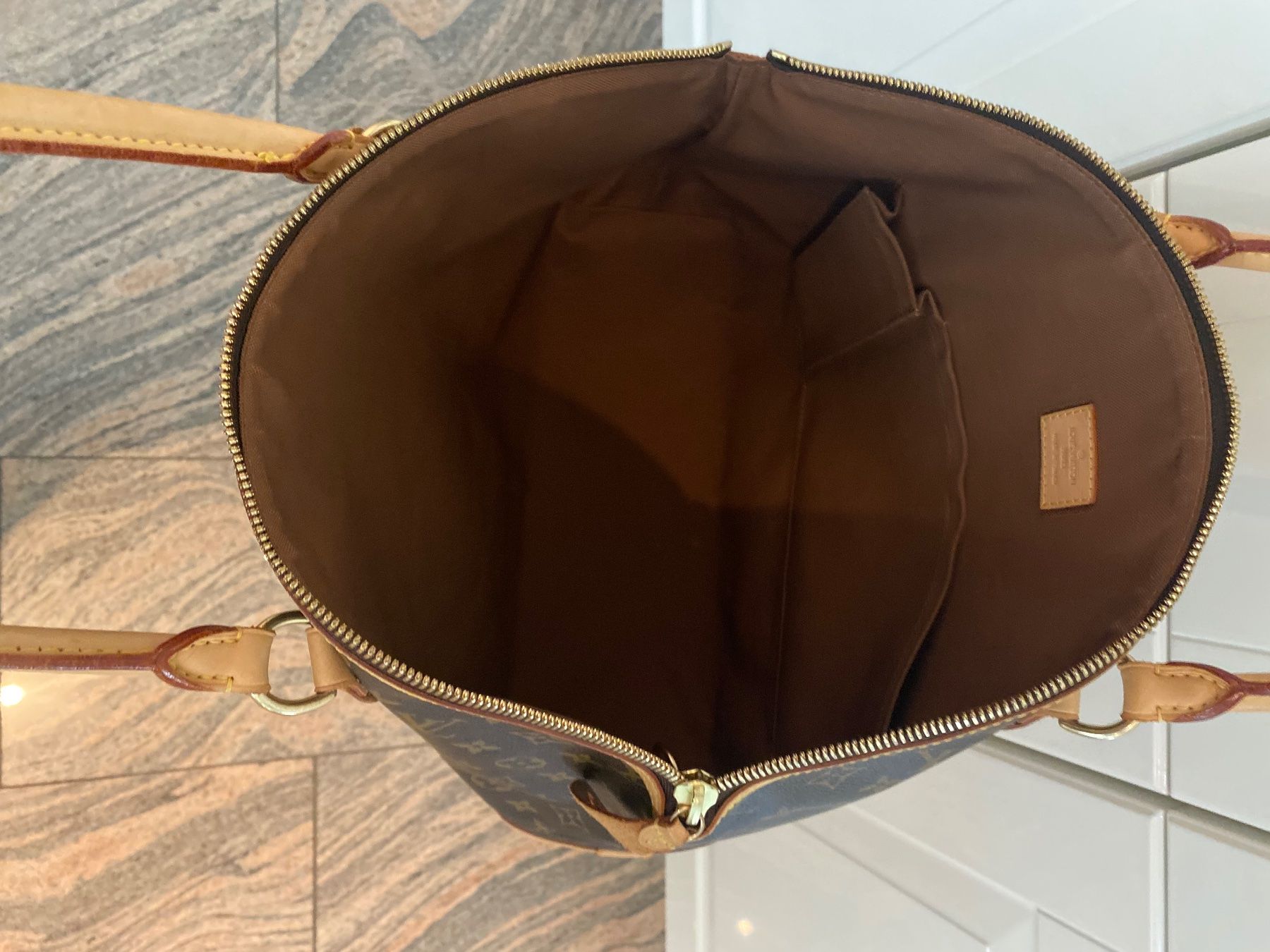 Louis Vuitton Taschen: RARITÄT - LOUIS VUITTON Lockit Horizontal GM Monogram Canvas – Gebraucht aus Winkel von ferrari2022 8