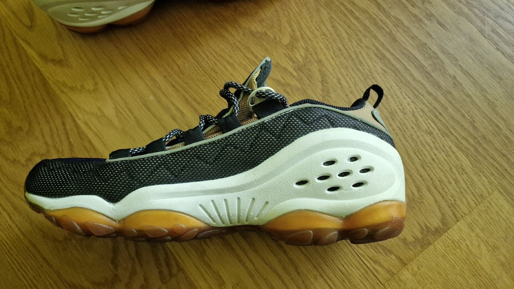 Reebok Scarpe da uomo: Reebok DMX Gr.44 5, 29cm – Usato da Urtenen-Schönbühl venduto da Saints67 1