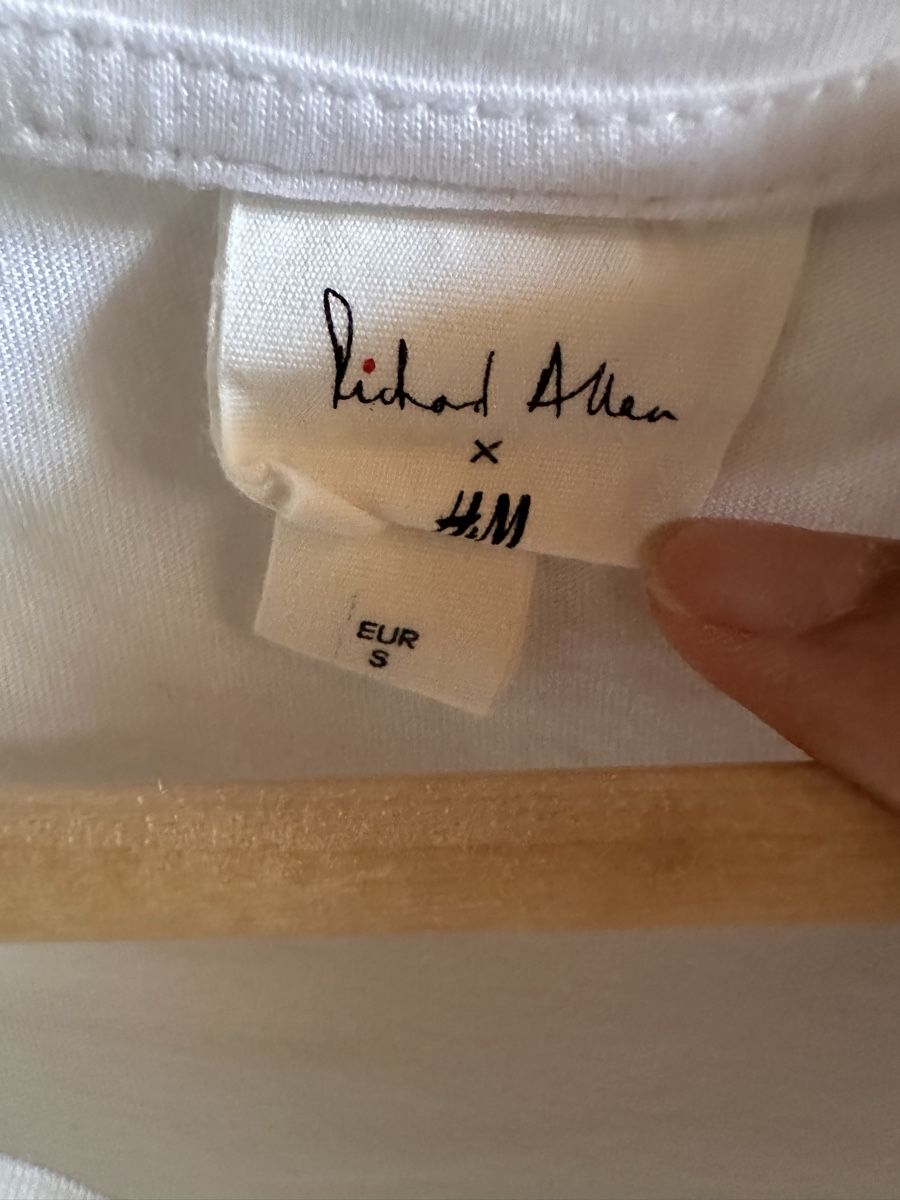 T-shirt: Tshirt Richard Allen Gr. S in weiss – Usato da Münsingen venduto da Secondhand89 1
