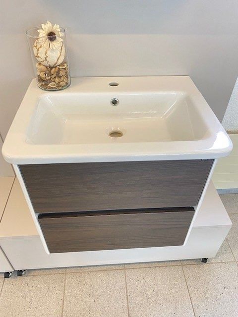 Mobili per bagno: Neues Badmöbel mit Spiegelschrank B60 cm 60% Rabatt – Nuovo (secondo la descrizione) da Root venduto da Lavaline 2