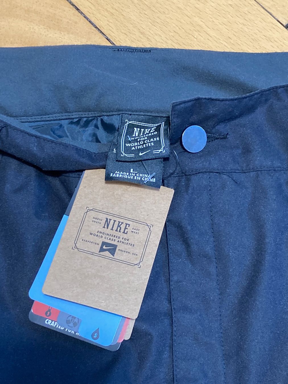 Nike Pantaloni: 2013 Deadstock Nike Ski Pant Sz L – Nuovo e nell'imballaggio originale da Zürich venduto da le_souk 1
