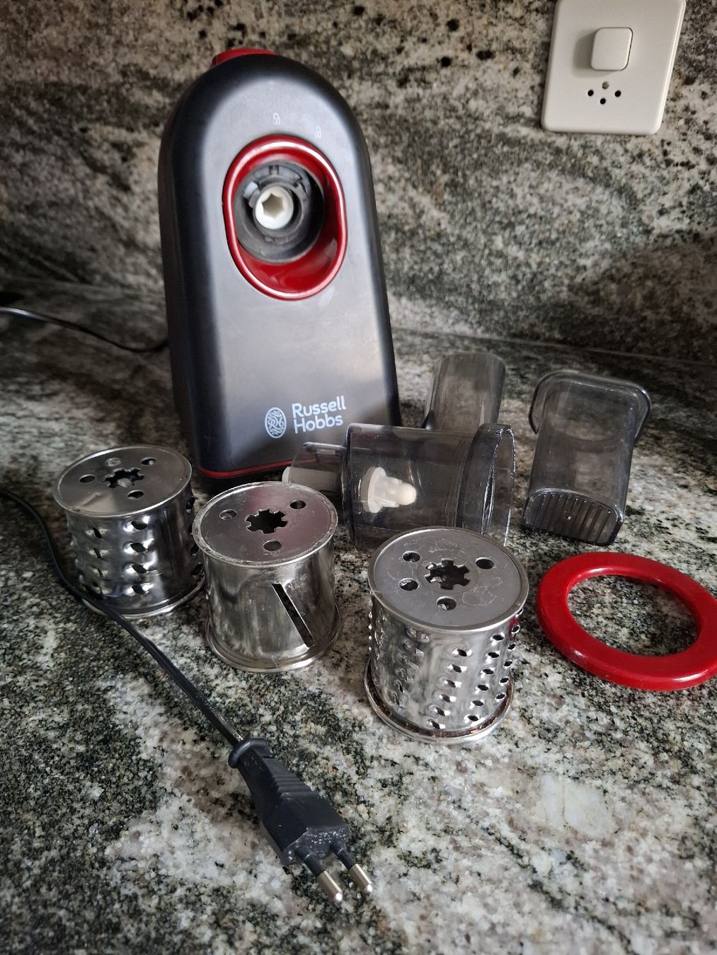 Russell Hobbs Küchengeräte: Raffel/Gemüsereibe – Gebraucht aus Bern von M_F20 2