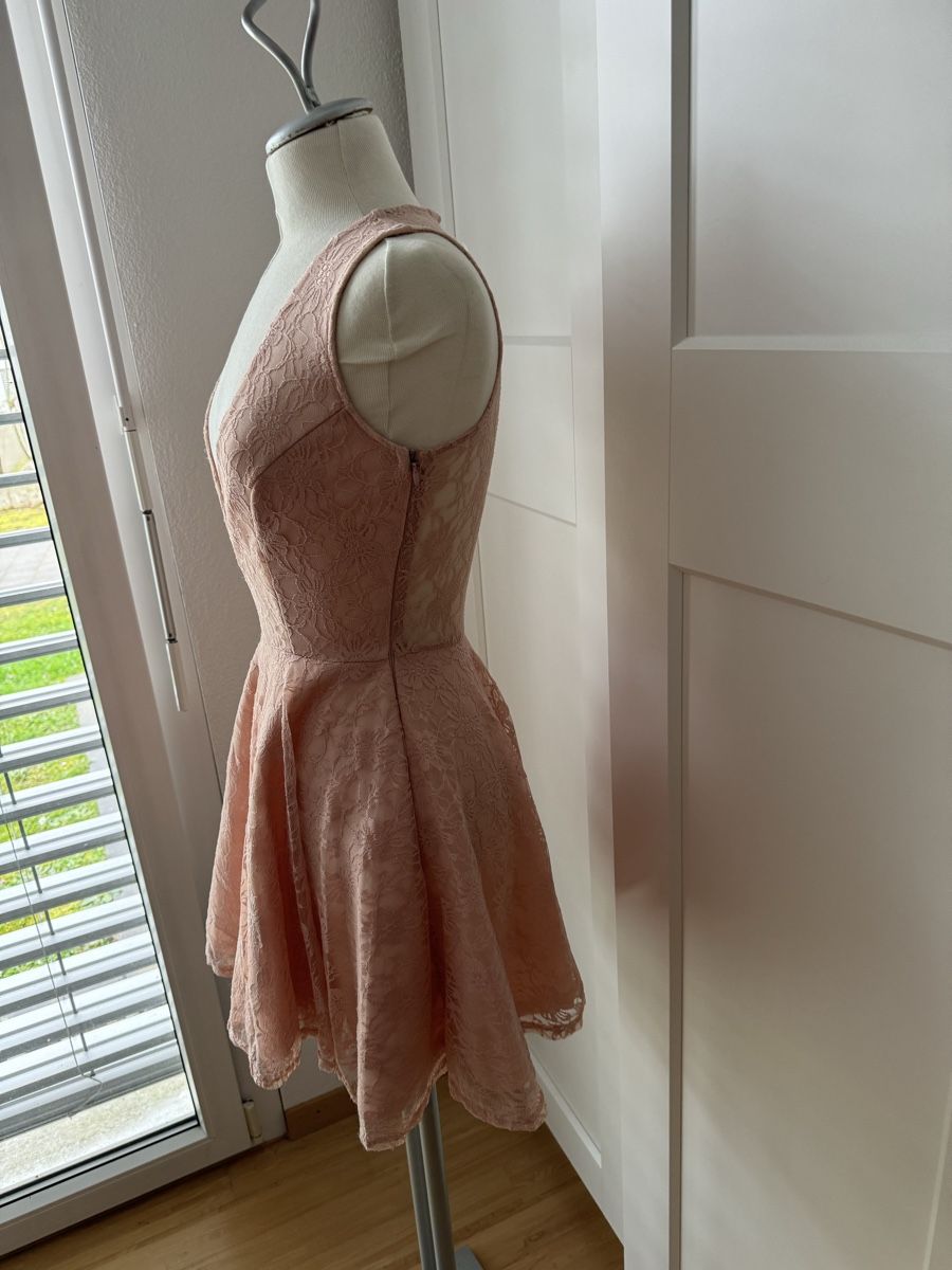 Kleider: Elegantes Spitzenkleid in Rosa Gr. S – Neu (gemäss Beschreibung) aus Olten von bir_k96n 2