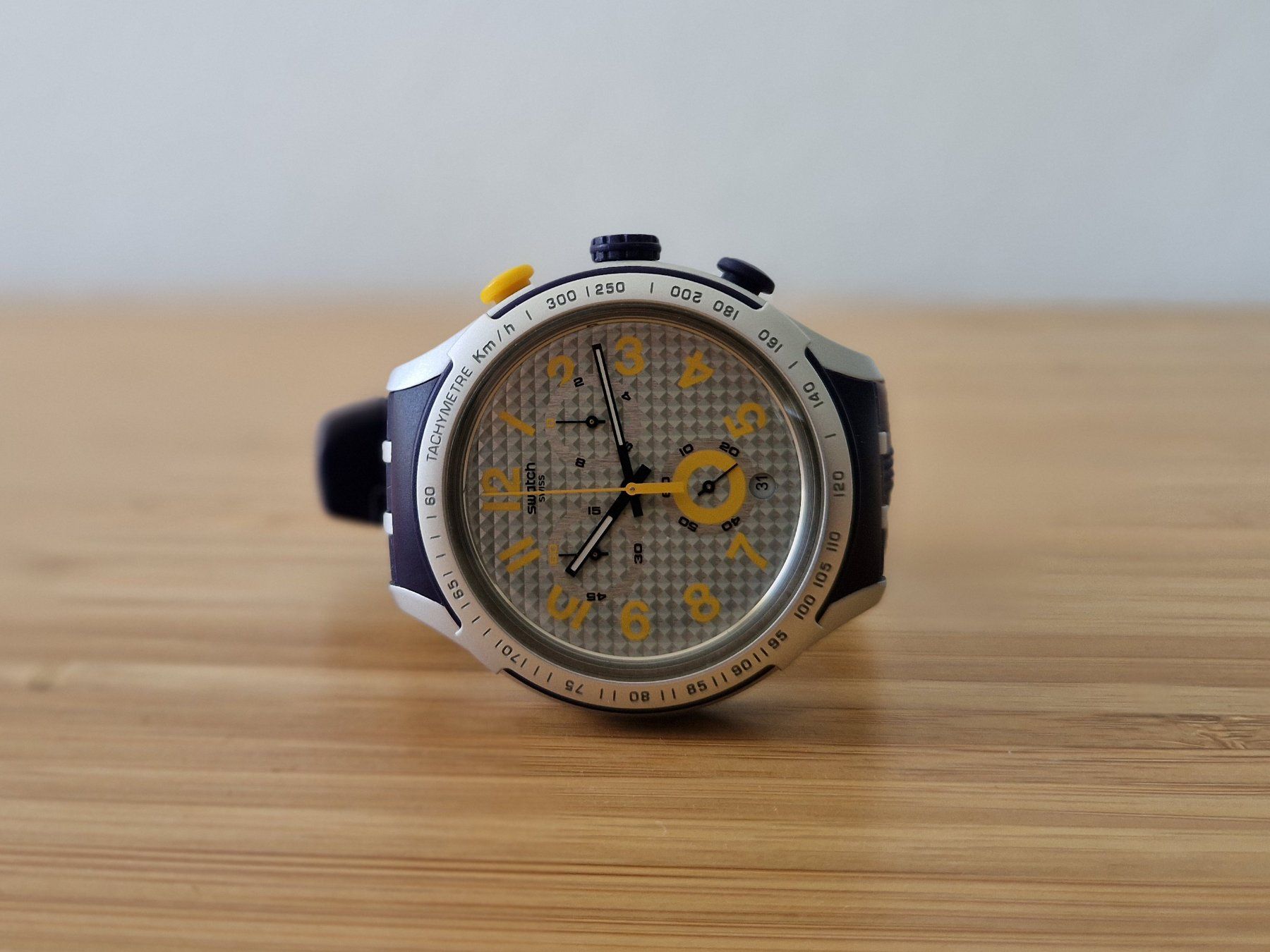 Swatch Uhren: Swatch Yellow Pusher – Gebraucht aus Dulliken von legacybuyer 1