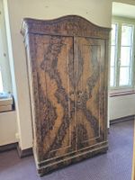 Antiker Kleiderschrank