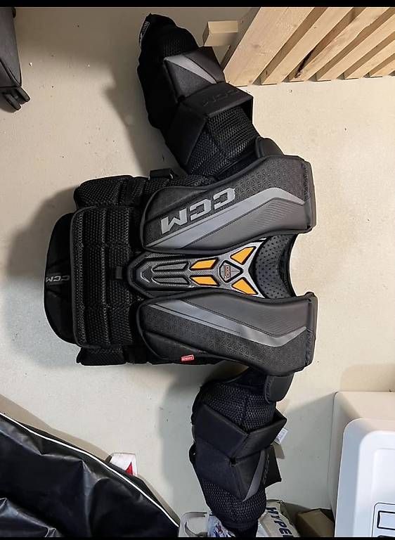 Ccm Protections: Plastron ccm e flex 6 – D'occasion à Vuisternens-Ogoz par loic.jpm