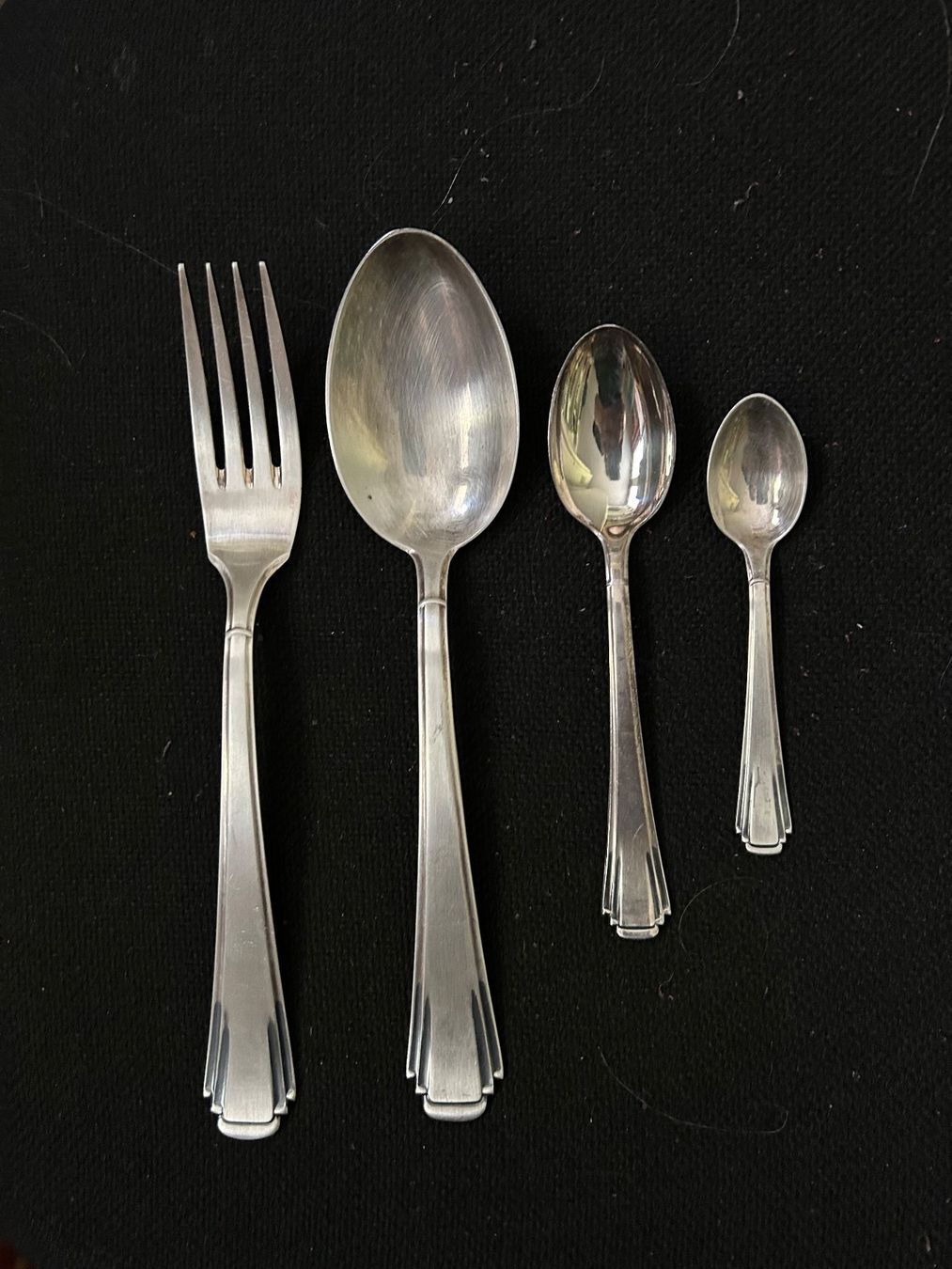 Set di posate: 48 couverts argenterie – Usato da Delémont venduto da pupaaldi