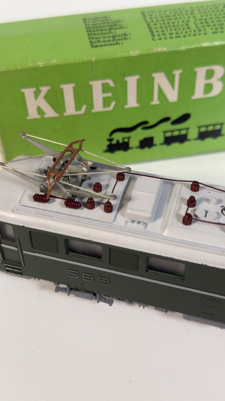 Kleinbahn Modellini di ferrovie: Kleinbahn Ae 6/6 der SBB – Usato da Zürich venduto da Hedwig-steig 5