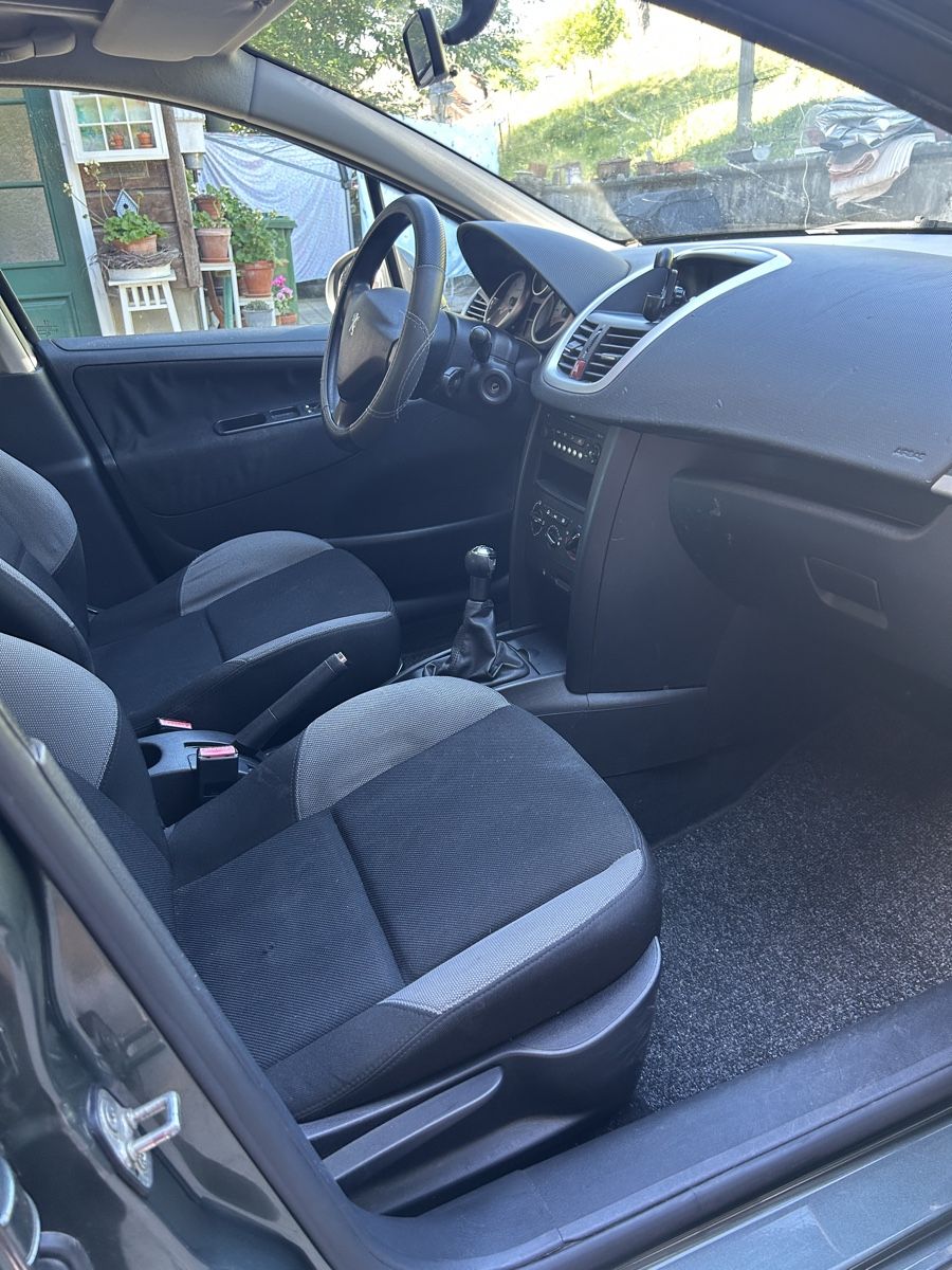 Peugeot Automobili: Peugeot 206 SW mit MFK – Usato da Meilen venduto da 96r_9d8r 1
