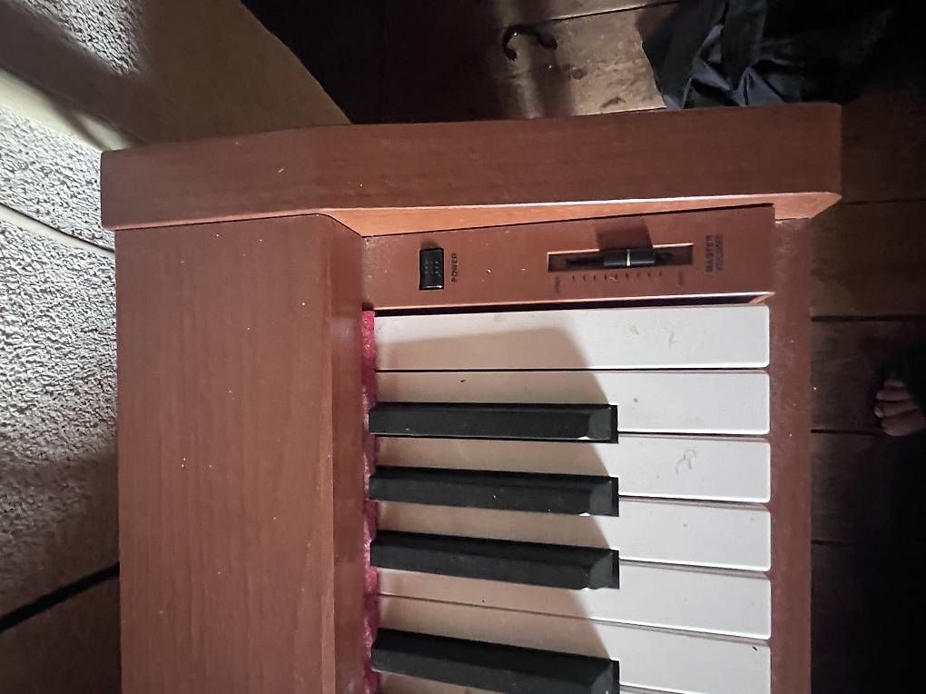 Instruments de musique: Piano Kawai – D'occasion à Caslano par gre_q2gv 1