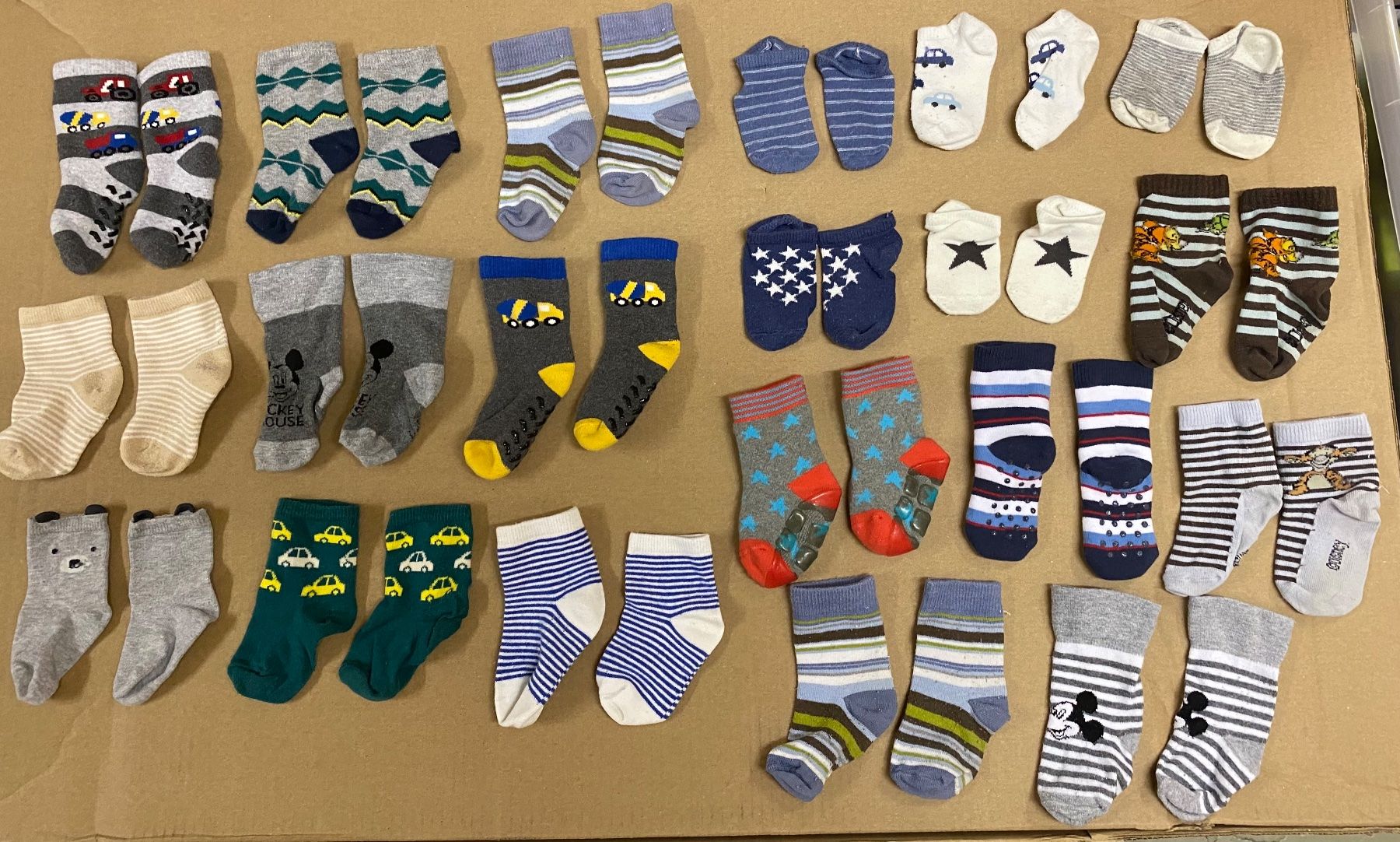 Calze per bambini: Kinder Socken Grösse 0-9 Monate – Usato da Zürich venduto da MaSte