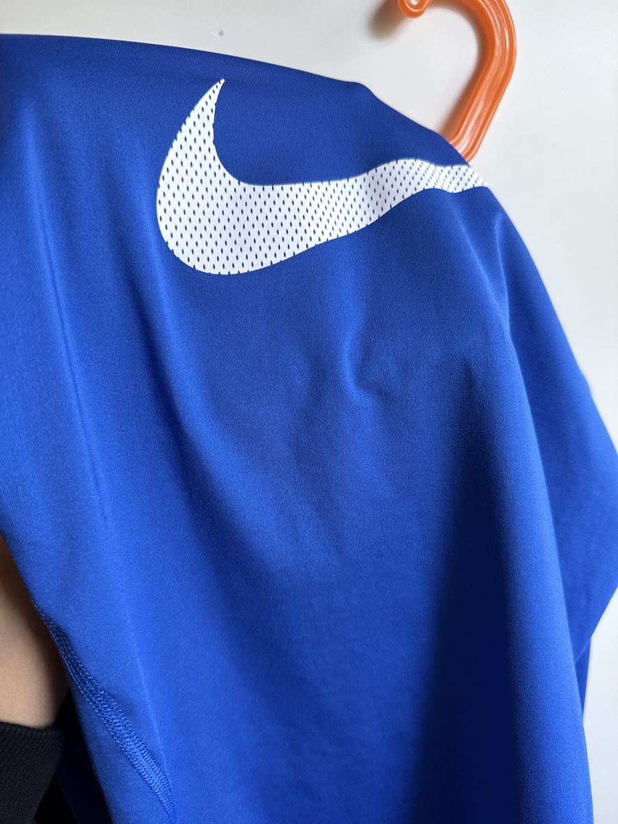 Nike Canottiere & Pantaloni: Nike Pro Combat Baselayer Top - Large Size - Blue Junior – Nuovo (secondo la descrizione) da Adliswil venduto da Sale12 3