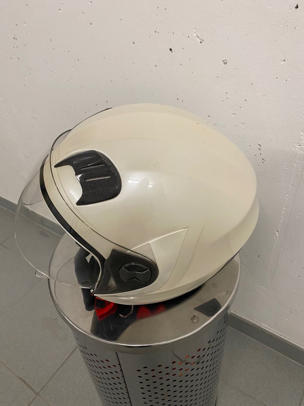 Caschi & visiere: Motorrad Helm pearl-white Gr. S – Usato da Landquart venduto da orca130 2