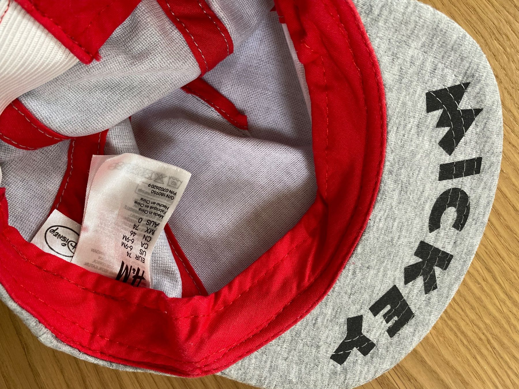 Disney Altro abbigliamento per bambino: Mickey Dächlihut Baby 74 – Usato da Trachslau venduto da M_Schmid81 4