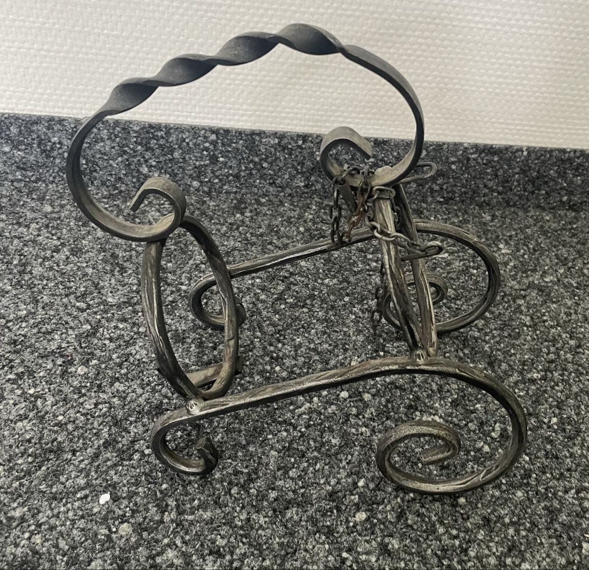 Supporti a parete: Weinflaschenhalter aus Metall,  Deko Idee – Nuovo (secondo la descrizione) da Au ZH venduto da Jaggy4 1
