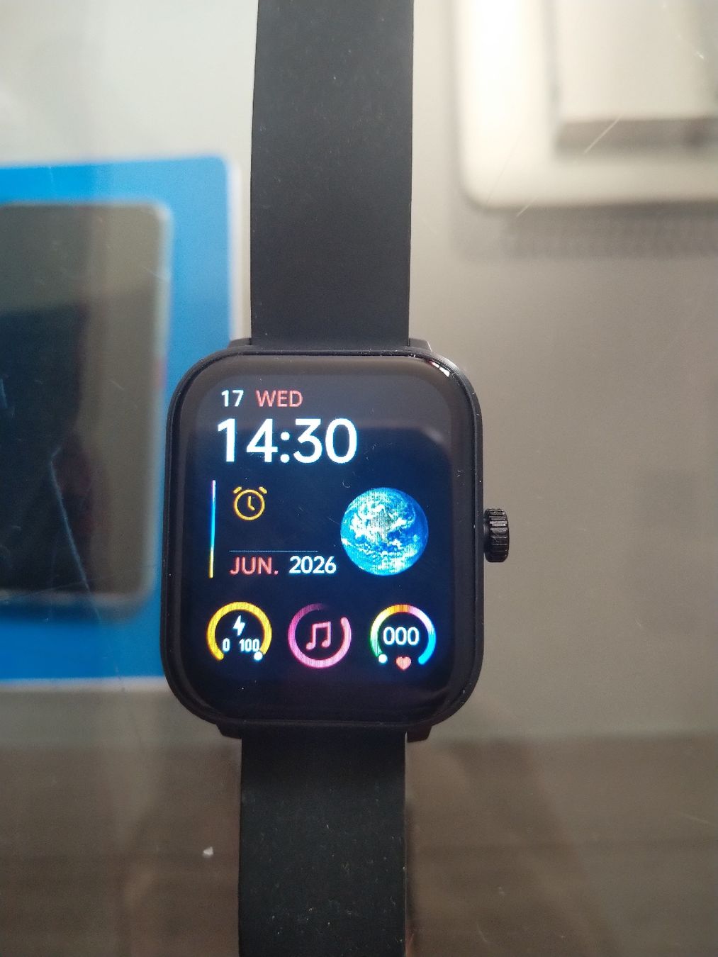 Smart Smartwatch: montre connectée DENVER – Neu und originalverpackt aus Péry von Labulle