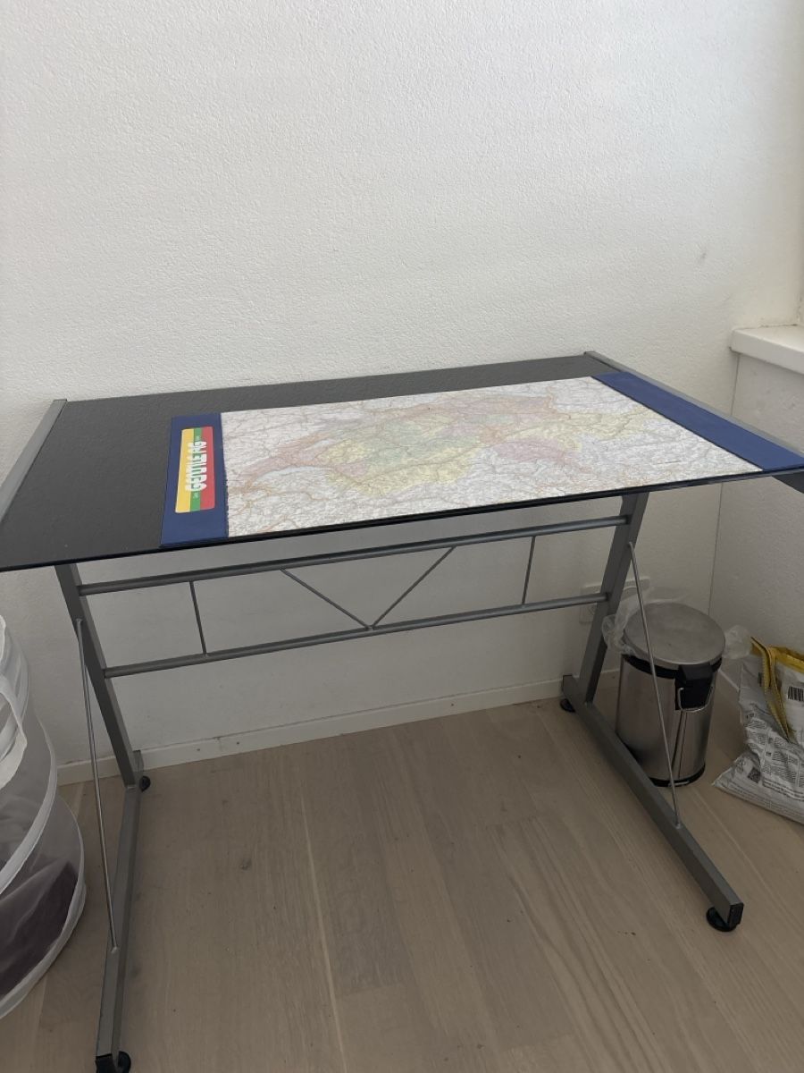 Scrivanie: Schreibtisch inkl. Stuhl – Usato da Zürich venduto da pre_55b8