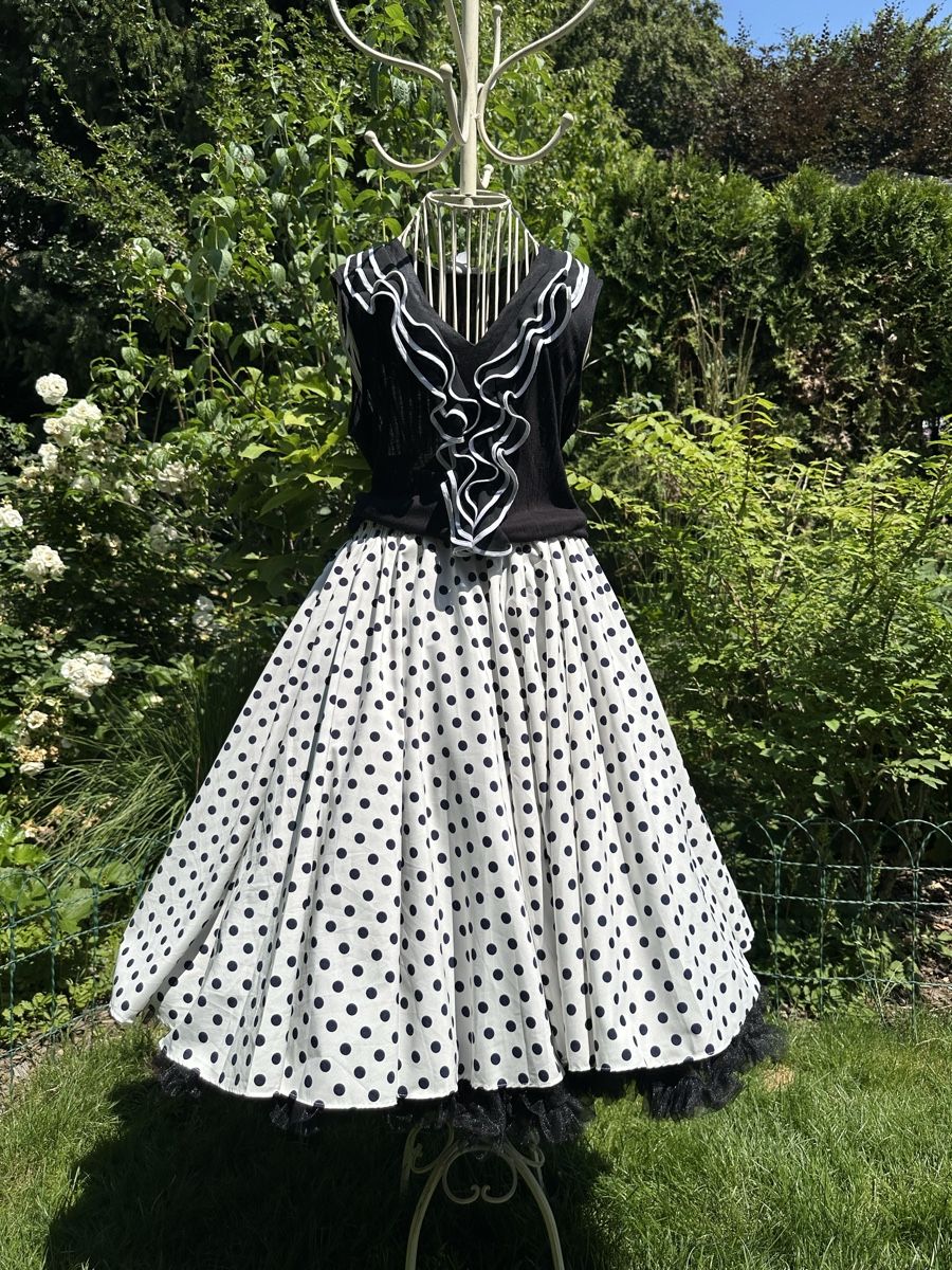 Lotti di vestiti: Rockabilly Kleid, Rock und Oberteil – Usato da Olten venduto da Barola01